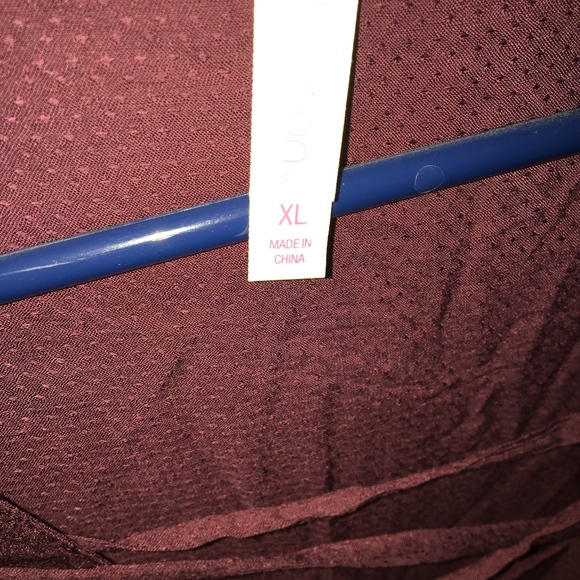 Sleeveless top in Plum - Picture 6 of 6